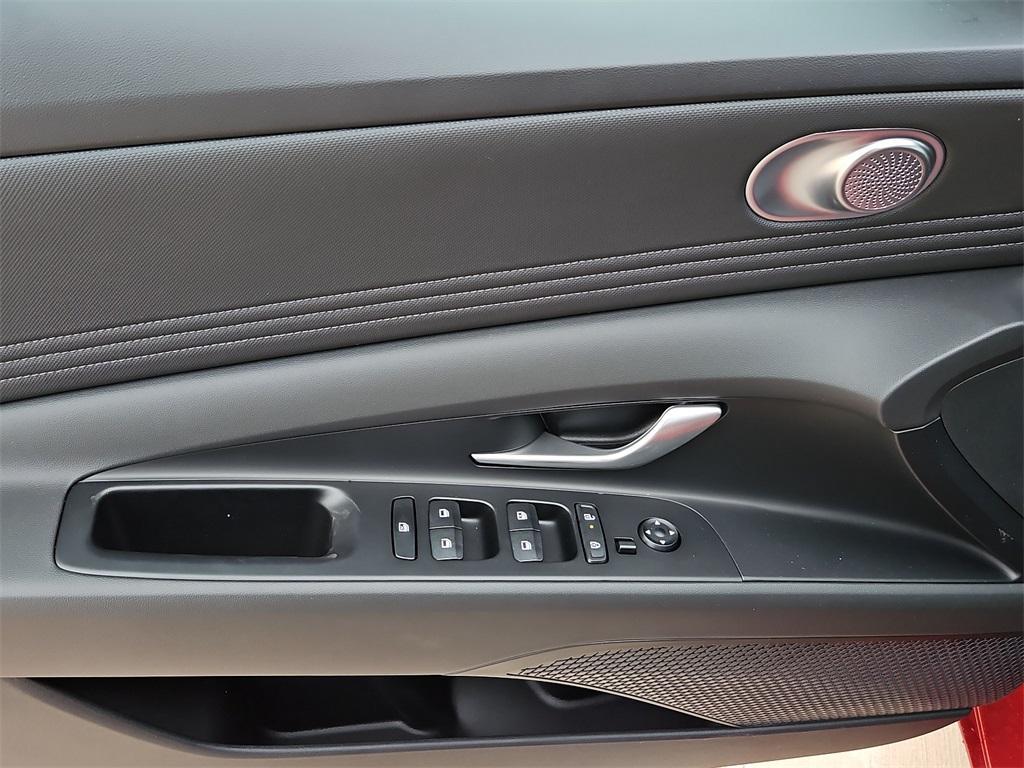 new 2025 Hyundai Elantra car, priced at $26,685