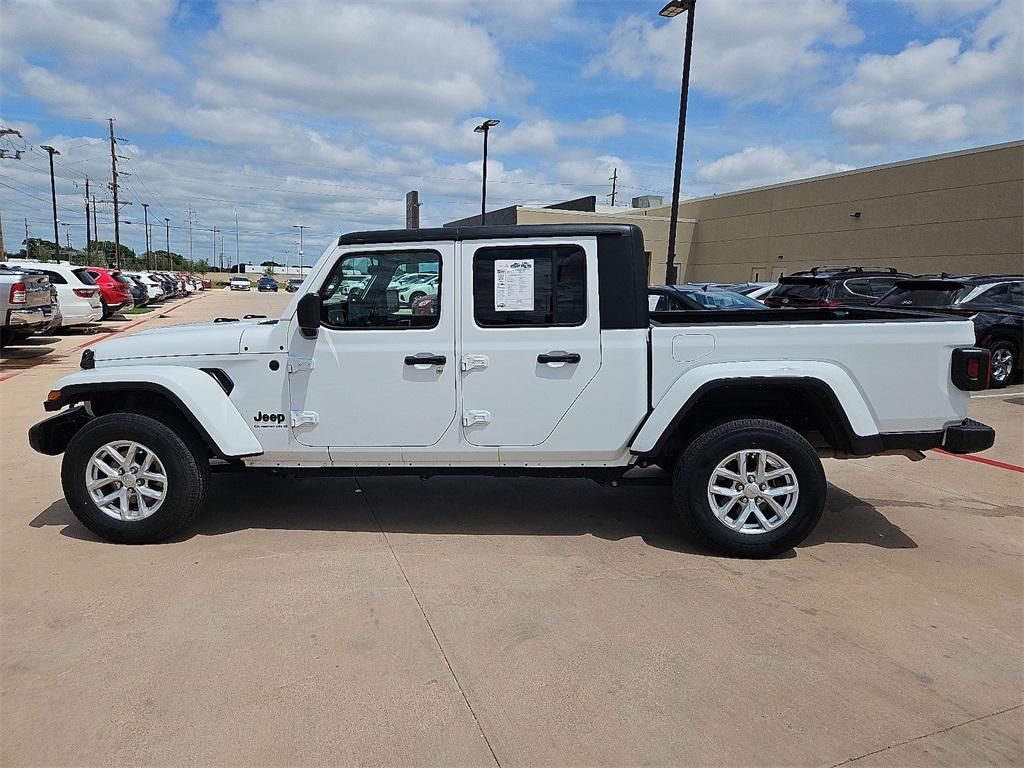 used 2023 Jeep Gladiator car, priced at $28,999