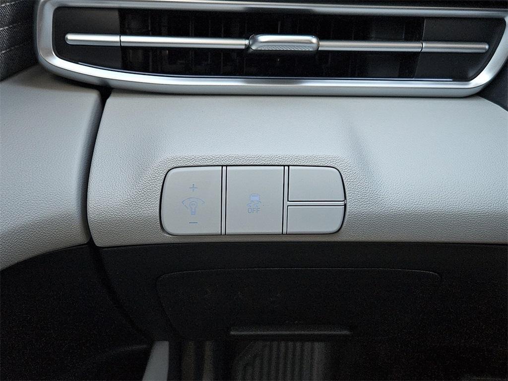 new 2025 Hyundai Elantra car, priced at $28,440