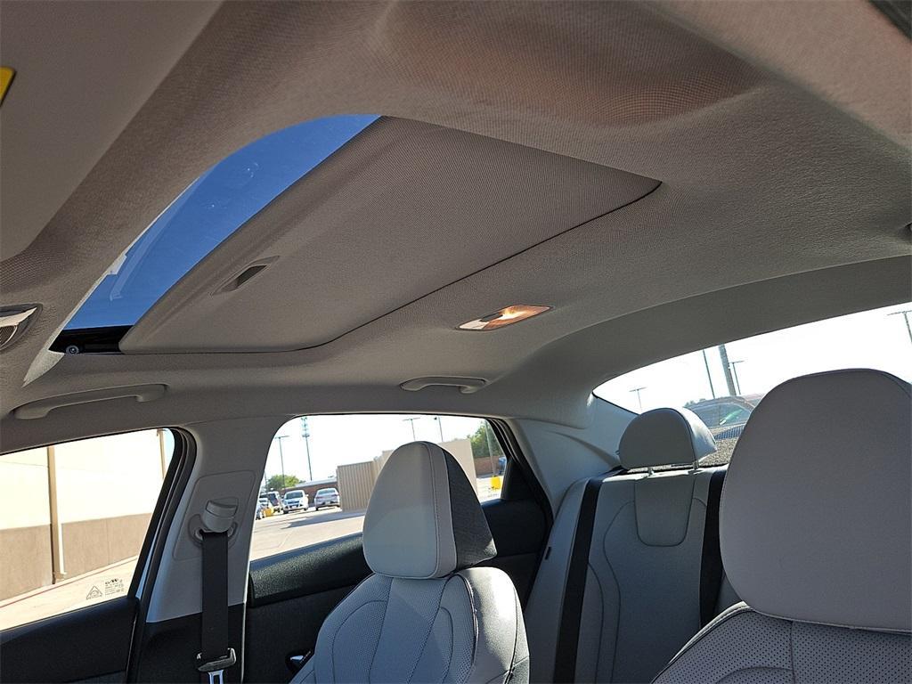 new 2025 Hyundai Elantra car, priced at $28,440