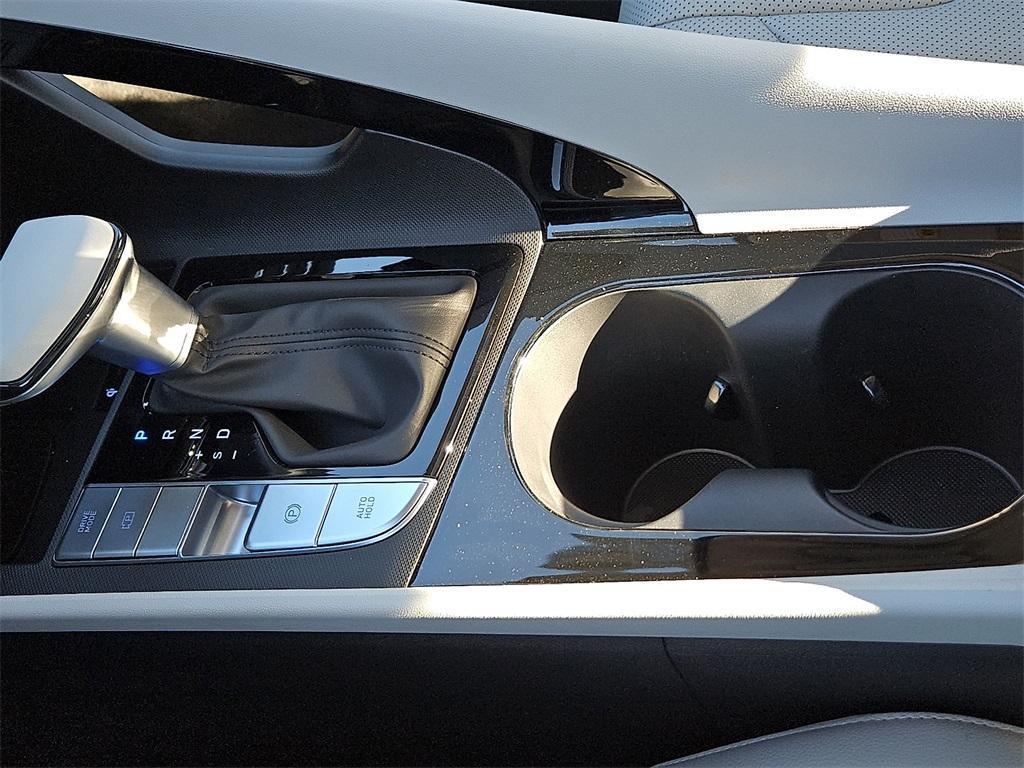 new 2025 Hyundai Elantra car, priced at $28,440