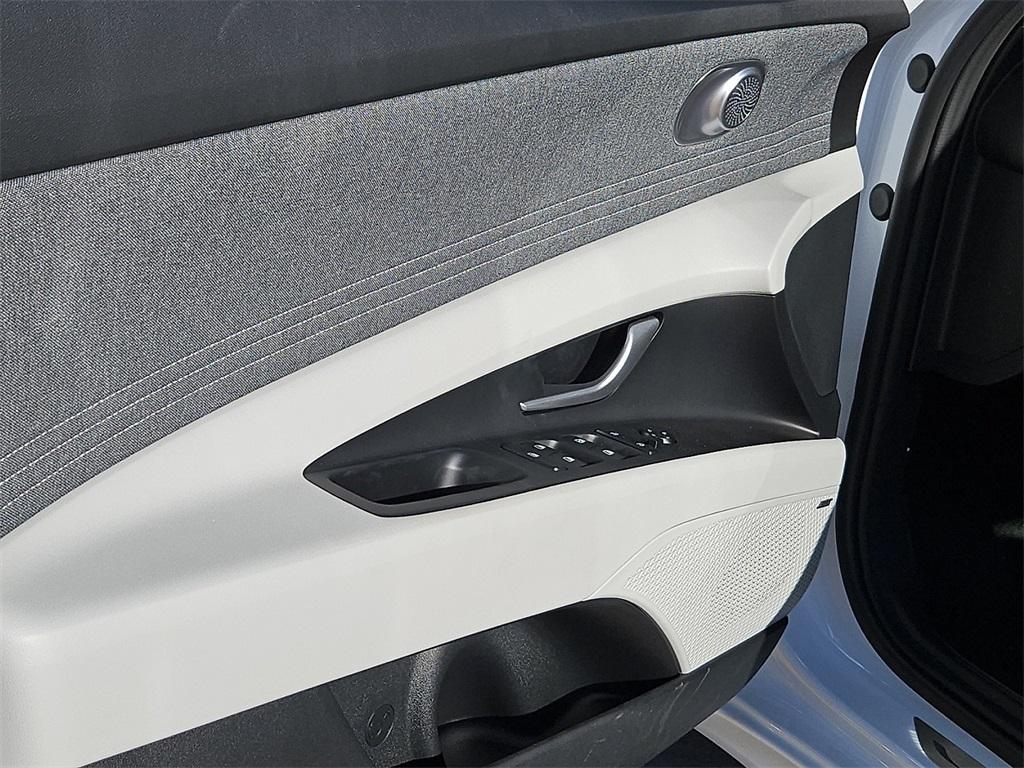 new 2025 Hyundai Elantra car, priced at $28,440