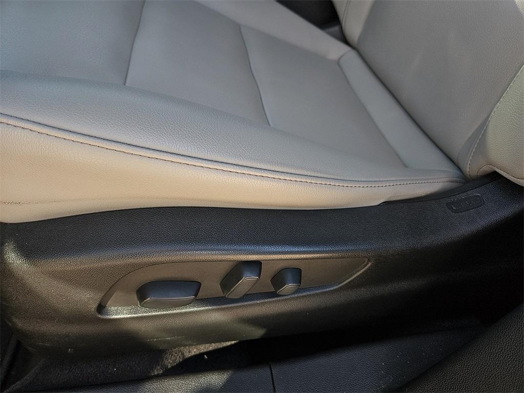 used 2022 Cadillac XT4 car, priced at $22,287