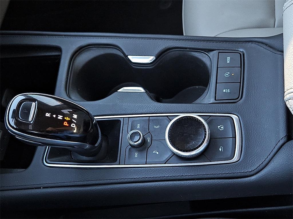 used 2022 Cadillac XT4 car, priced at $22,287