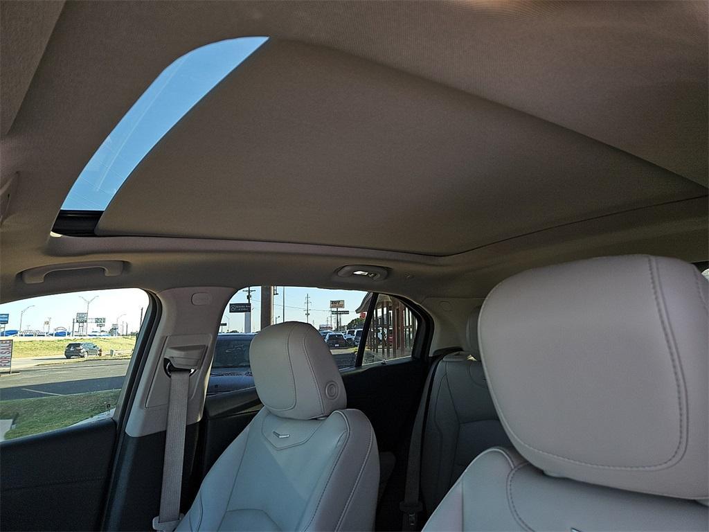 used 2022 Cadillac XT4 car, priced at $22,287