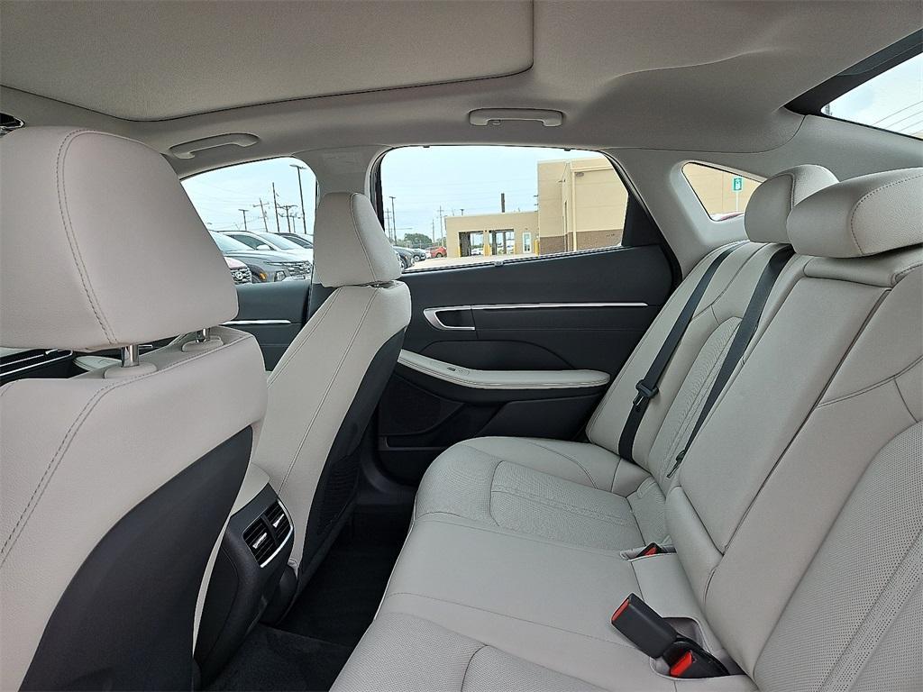 new 2025 Hyundai Sonata Hybrid car, priced at $38,520