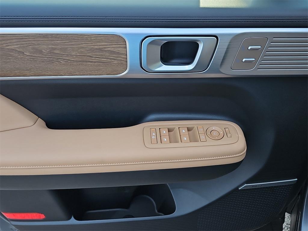new 2025 Hyundai Santa Fe car, priced at $41,281