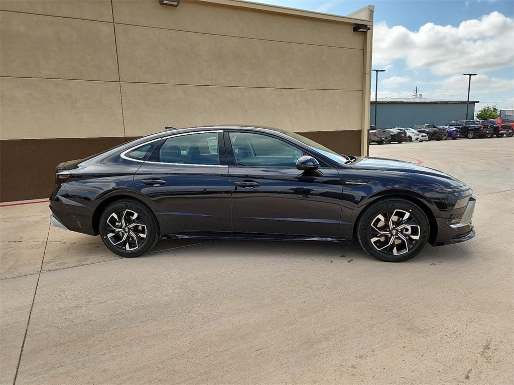new 2025 Hyundai Sonata car, priced at $28,065