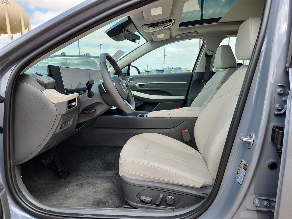 new 2025 Hyundai Sonata Hybrid car, priced at $37,980