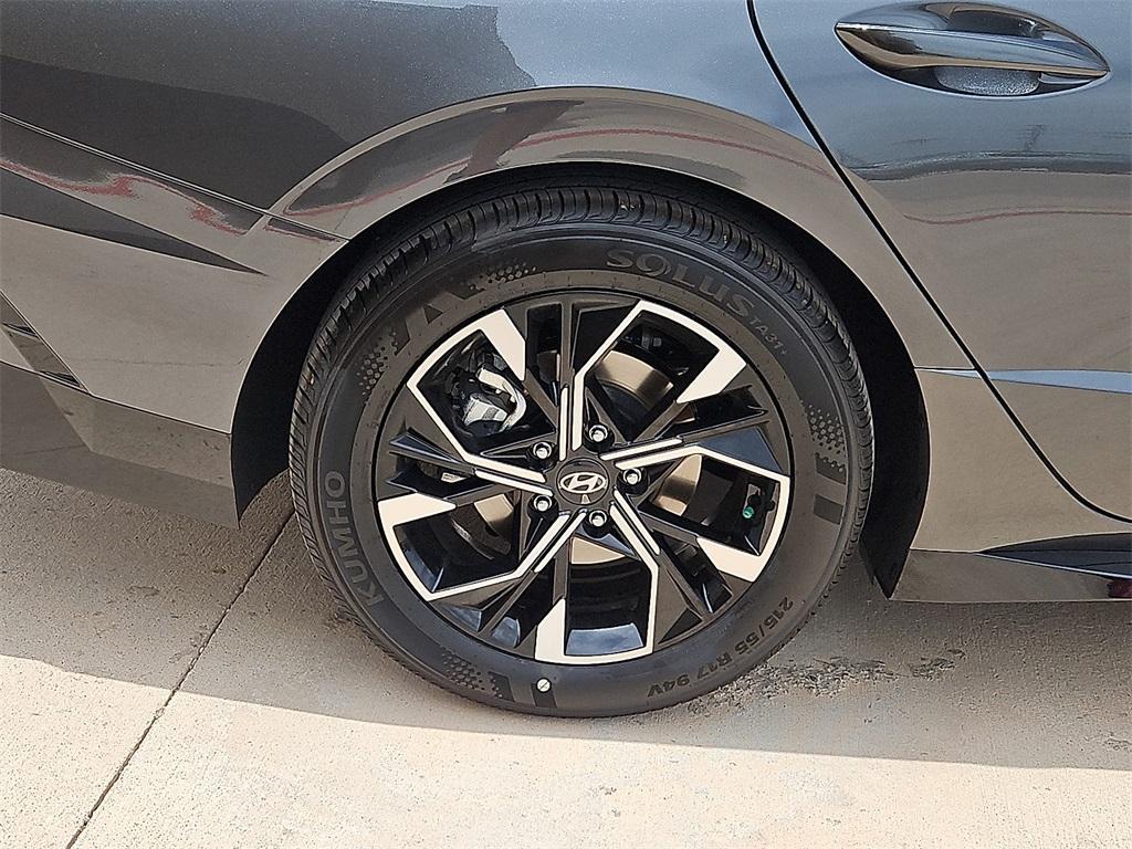 new 2025 Hyundai Sonata car, priced at $28,080