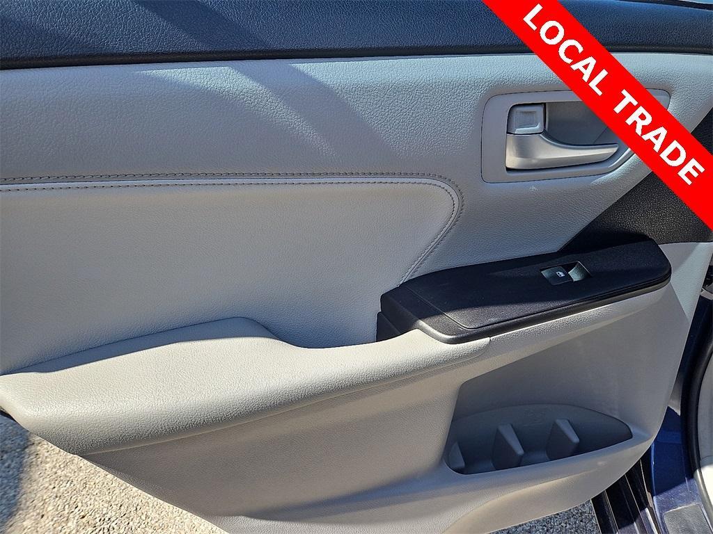 used 2016 Toyota Camry Hybrid car, priced at $12,998