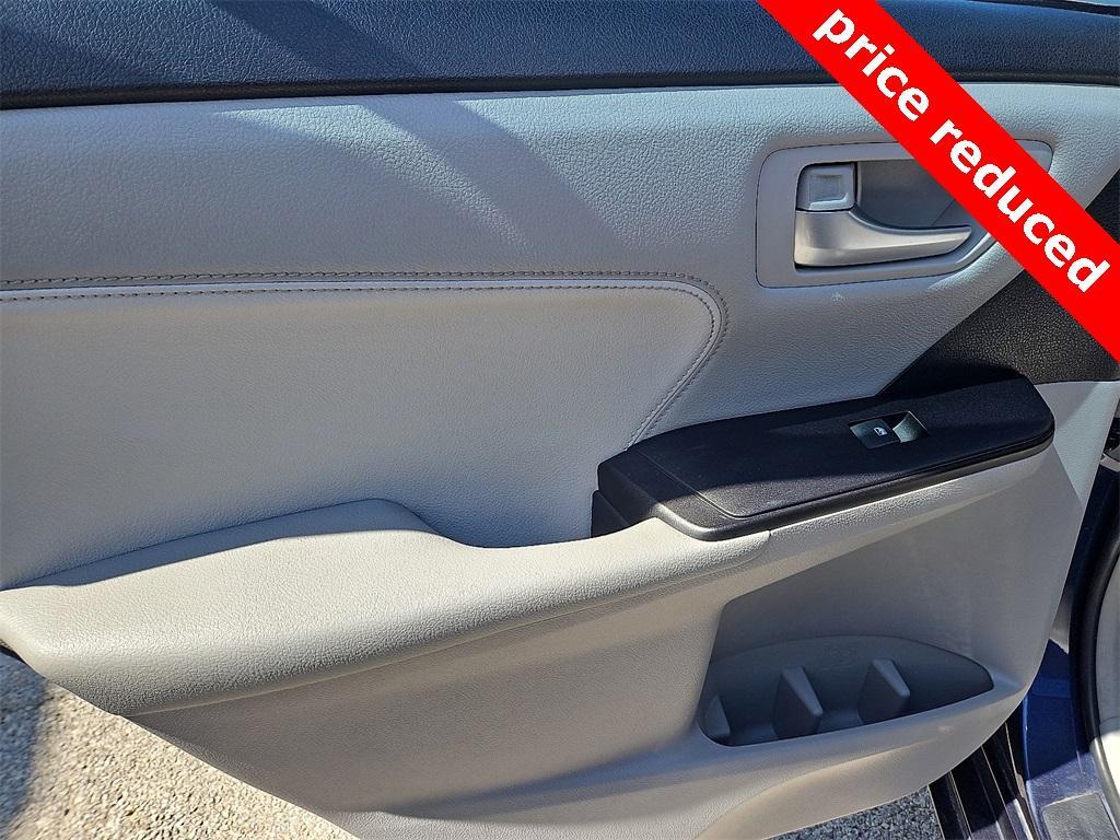 used 2016 Toyota Camry Hybrid car, priced at $12,500