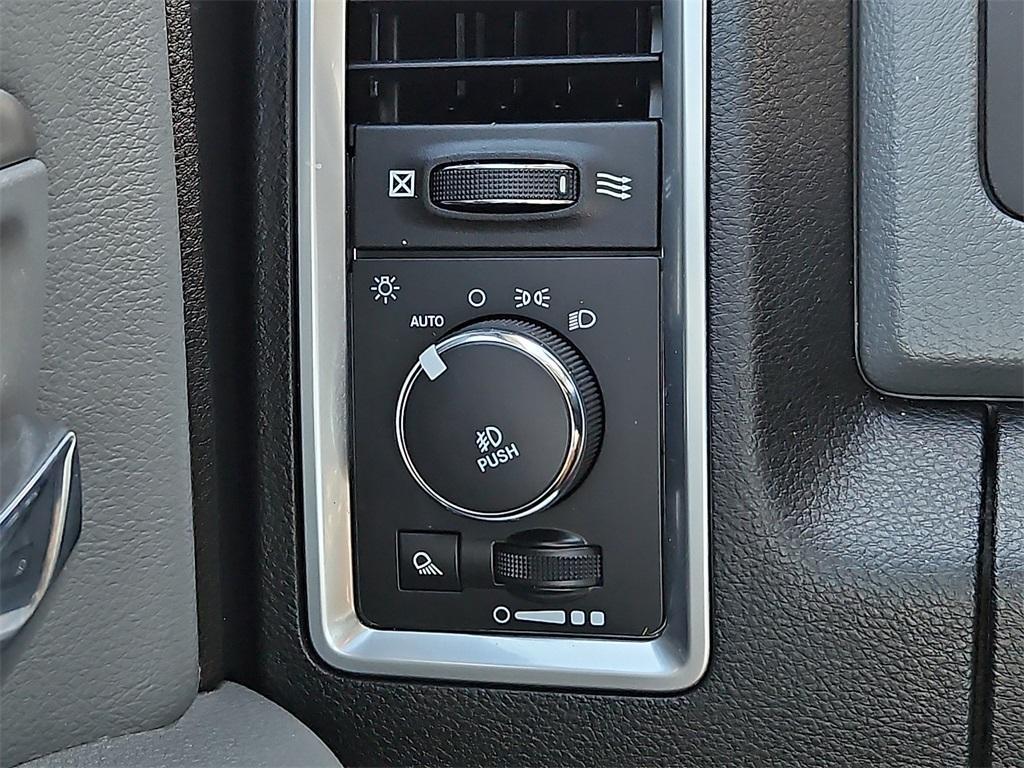 used 2019 Ram 1500 Classic car, priced at $18,977