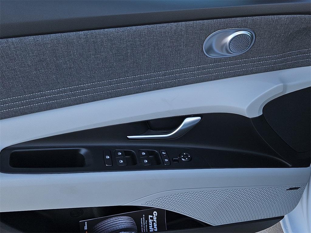 new 2025 Hyundai Elantra car, priced at $28,395