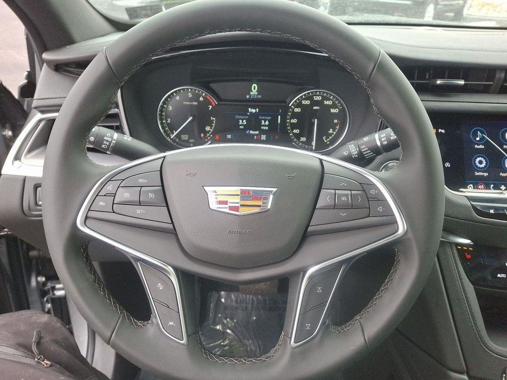 new 2025 Cadillac XT5 car, priced at $47,100