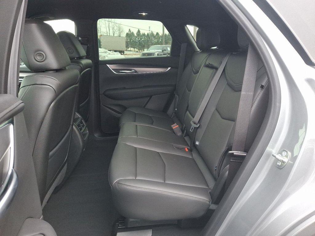 new 2025 Cadillac XT5 car, priced at $47,100