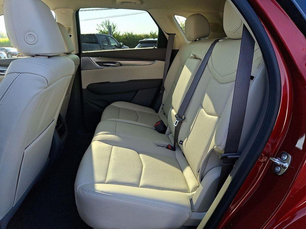 new 2025 Cadillac XT5 car, priced at $56,890