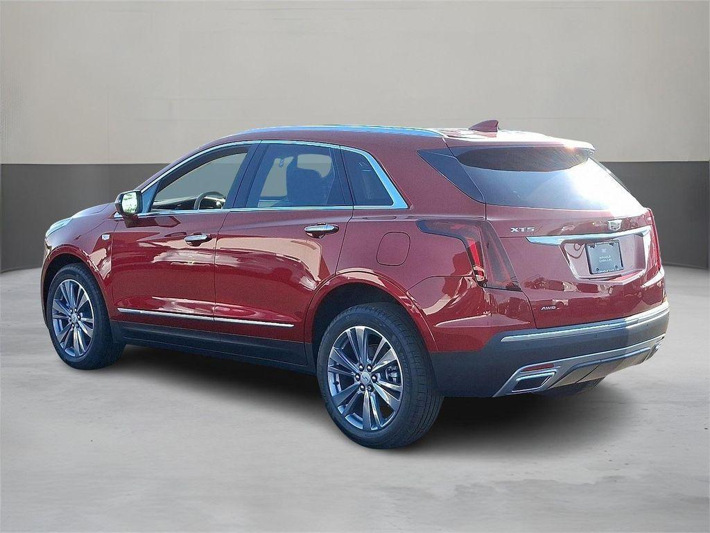 new 2025 Cadillac XT5 car, priced at $56,890