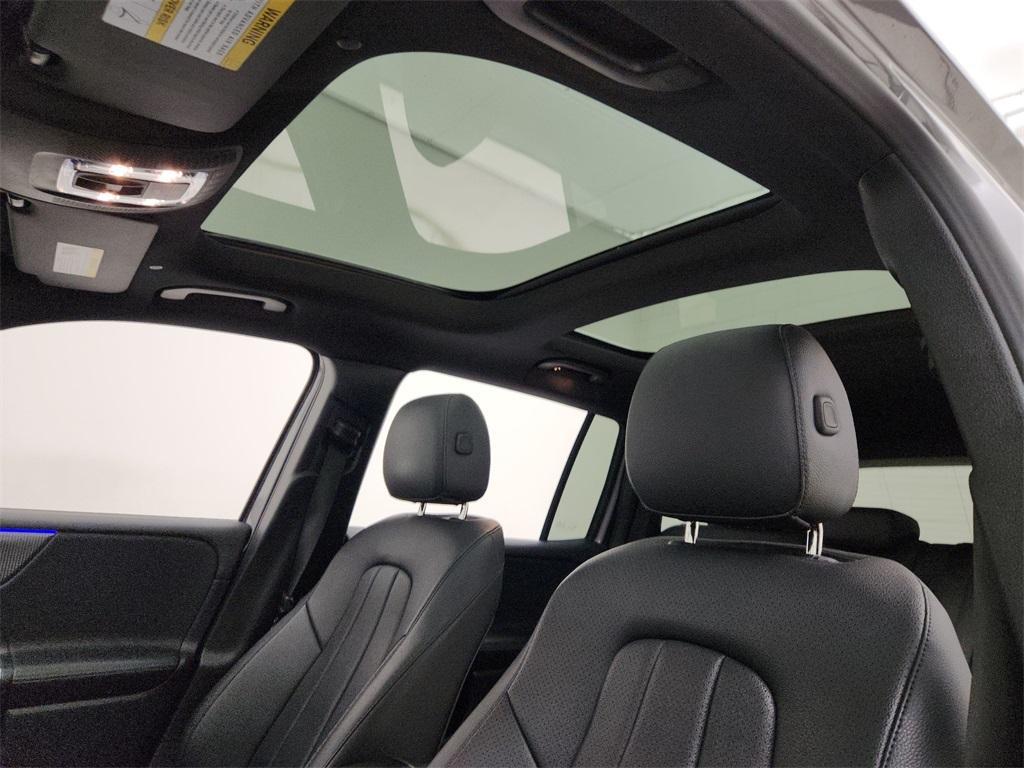 used 2021 Mercedes-Benz GLB 250 car, priced at $24,750
