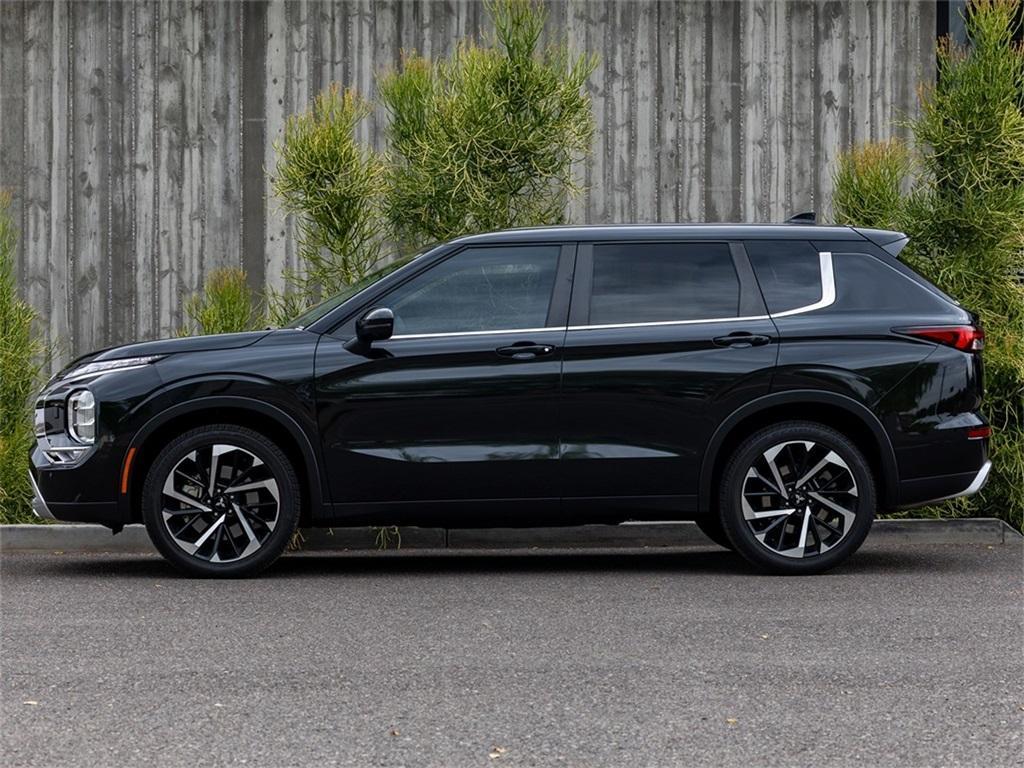 used 2024 Mitsubishi Outlander car, priced at $25,750