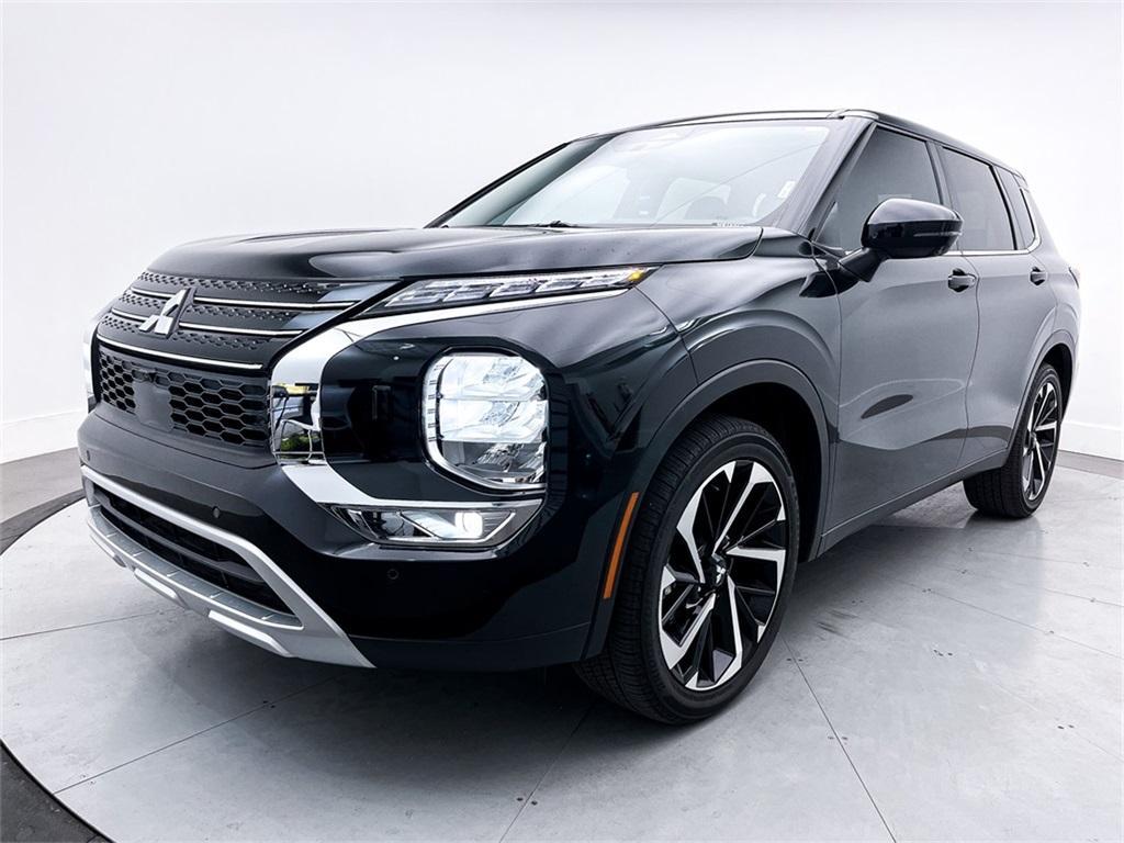 used 2024 Mitsubishi Outlander car, priced at $25,750