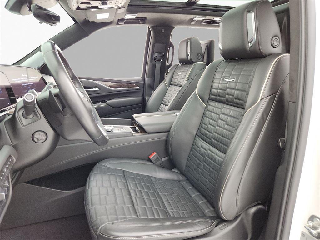 used 2023 Cadillac Escalade ESV car, priced at $75,950