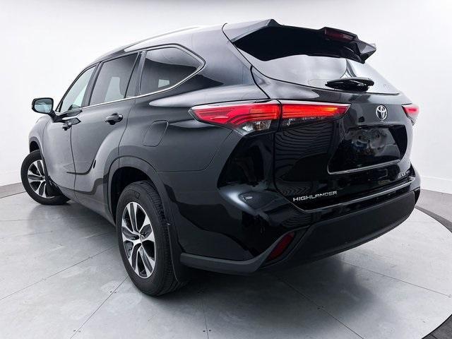 used 2023 Toyota Highlander car, priced at $28,990