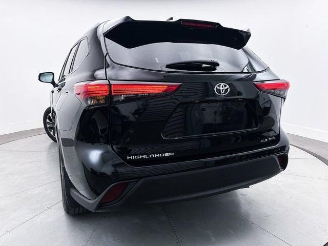 used 2023 Toyota Highlander car, priced at $28,990