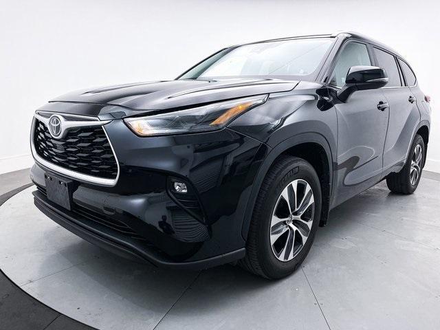used 2023 Toyota Highlander car, priced at $28,990