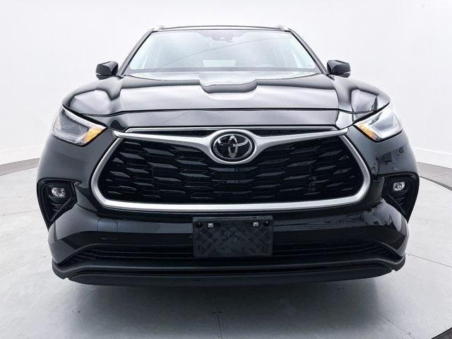 used 2023 Toyota Highlander car, priced at $28,990