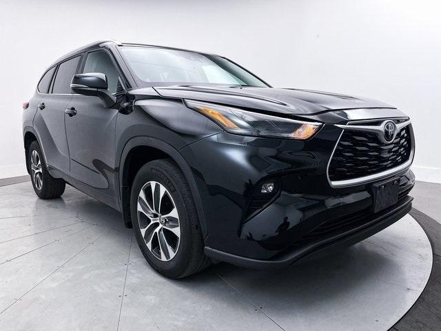 used 2023 Toyota Highlander car, priced at $28,990