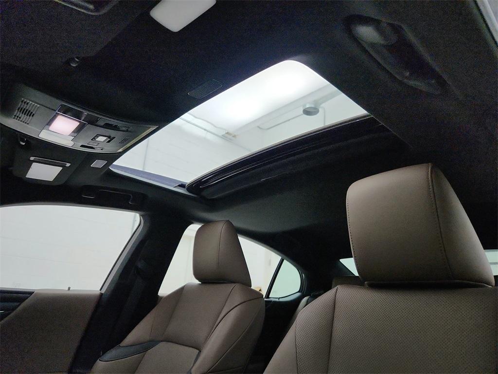 used 2024 Lexus ES 300h car, priced at $43,734
