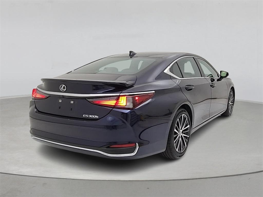 used 2024 Lexus ES 300h car, priced at $43,734