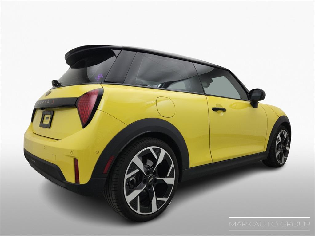used 2025 MINI Hardtop car, priced at $29,995