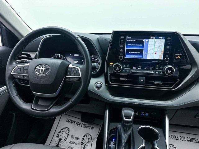 used 2022 Toyota Highlander car, priced at $37,997