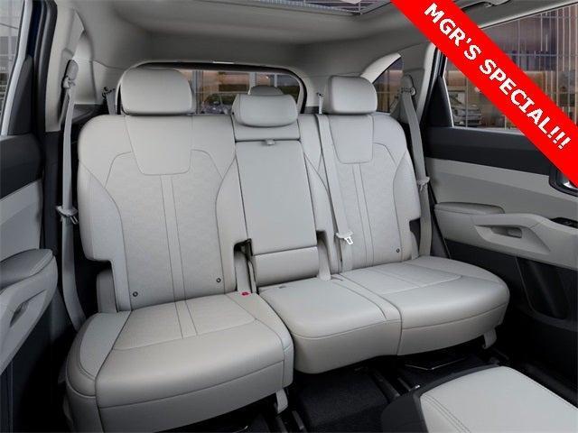 new 2025 Kia Sorento car, priced at $38,675