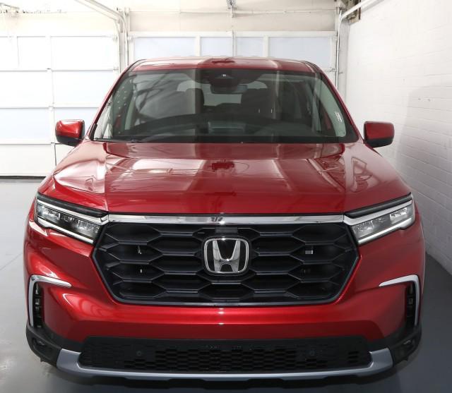 new 2025 Honda Pilot car, priced at $43,505