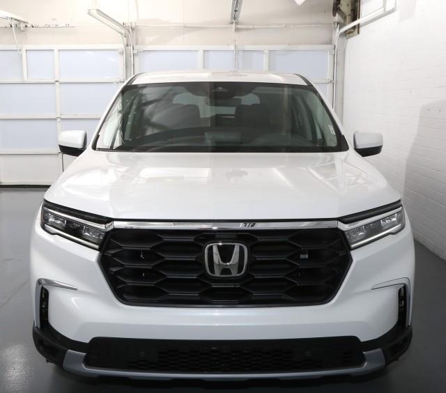 new 2025 Honda Pilot car, priced at $48,180