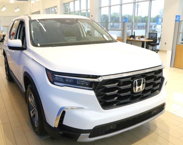 new 2025 Honda Pilot car, priced at $47,150