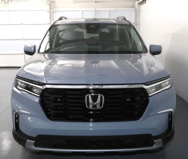 new 2025 Honda Pilot car, priced at $53,350