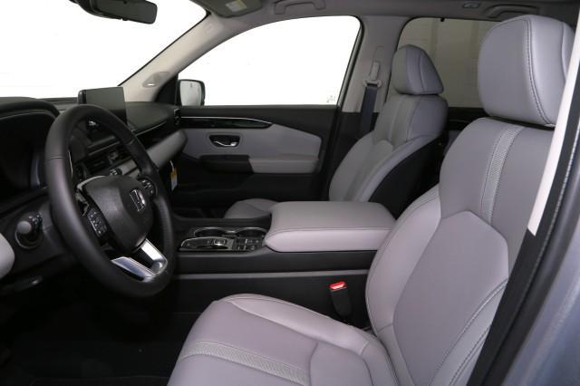 new 2025 Honda Pilot car, priced at $48,895