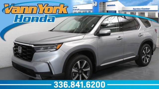 new 2025 Honda Pilot car, priced at $47,850
