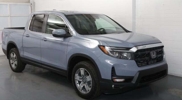 new 2025 Honda Ridgeline car, priced at $42,385