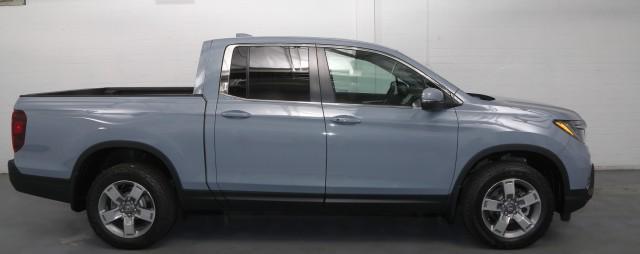 new 2025 Honda Ridgeline car, priced at $42,385