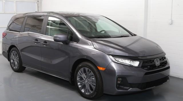 new 2025 Honda Odyssey car, priced at $48,005