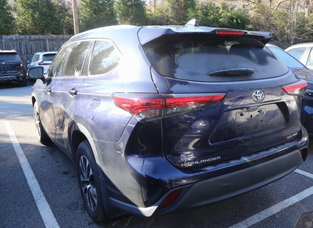 used 2021 Toyota Highlander car, priced at $31,999