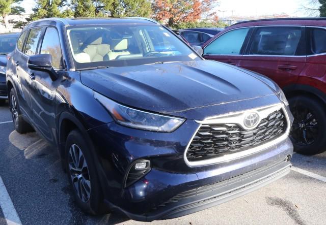 used 2021 Toyota Highlander car, priced at $31,999