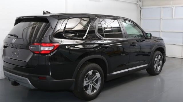 new 2025 Honda Pilot car, priced at $46,695