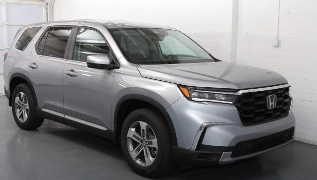 new 2025 Honda Pilot car, priced at $44,895