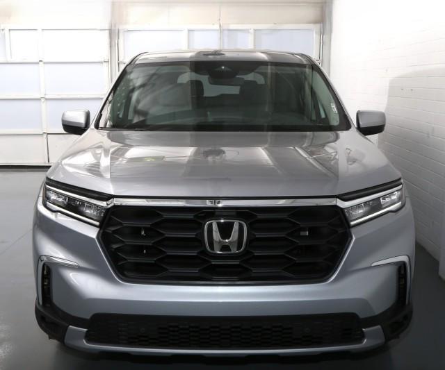 new 2025 Honda Pilot car, priced at $44,895